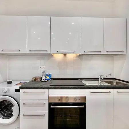 Comfortable 1-Bedroom Central Menton *