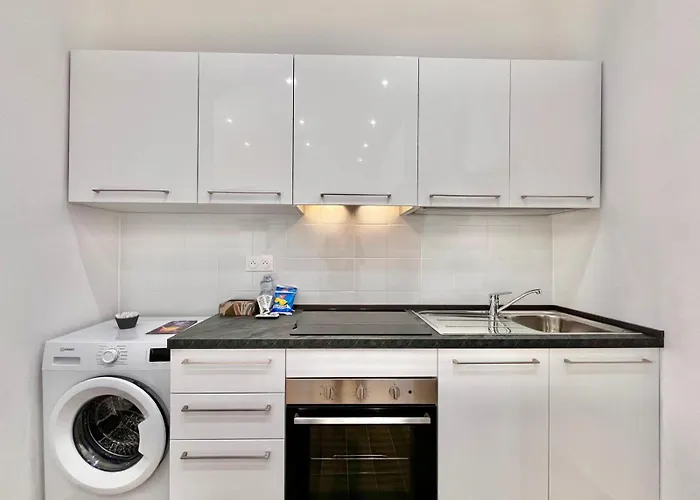 Comfortable 1-bedroom *