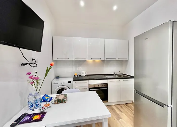 Comfortable 1-bedroom *